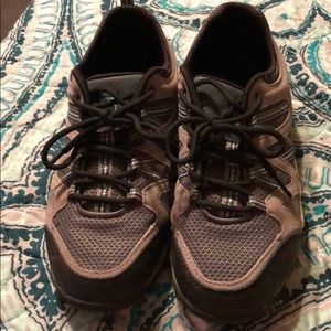 Rugged Exposure hiking sneakers